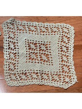 Handcrafted Beige Crochet Cotton Lace Doilies Home Decor 10"x11" Vtg